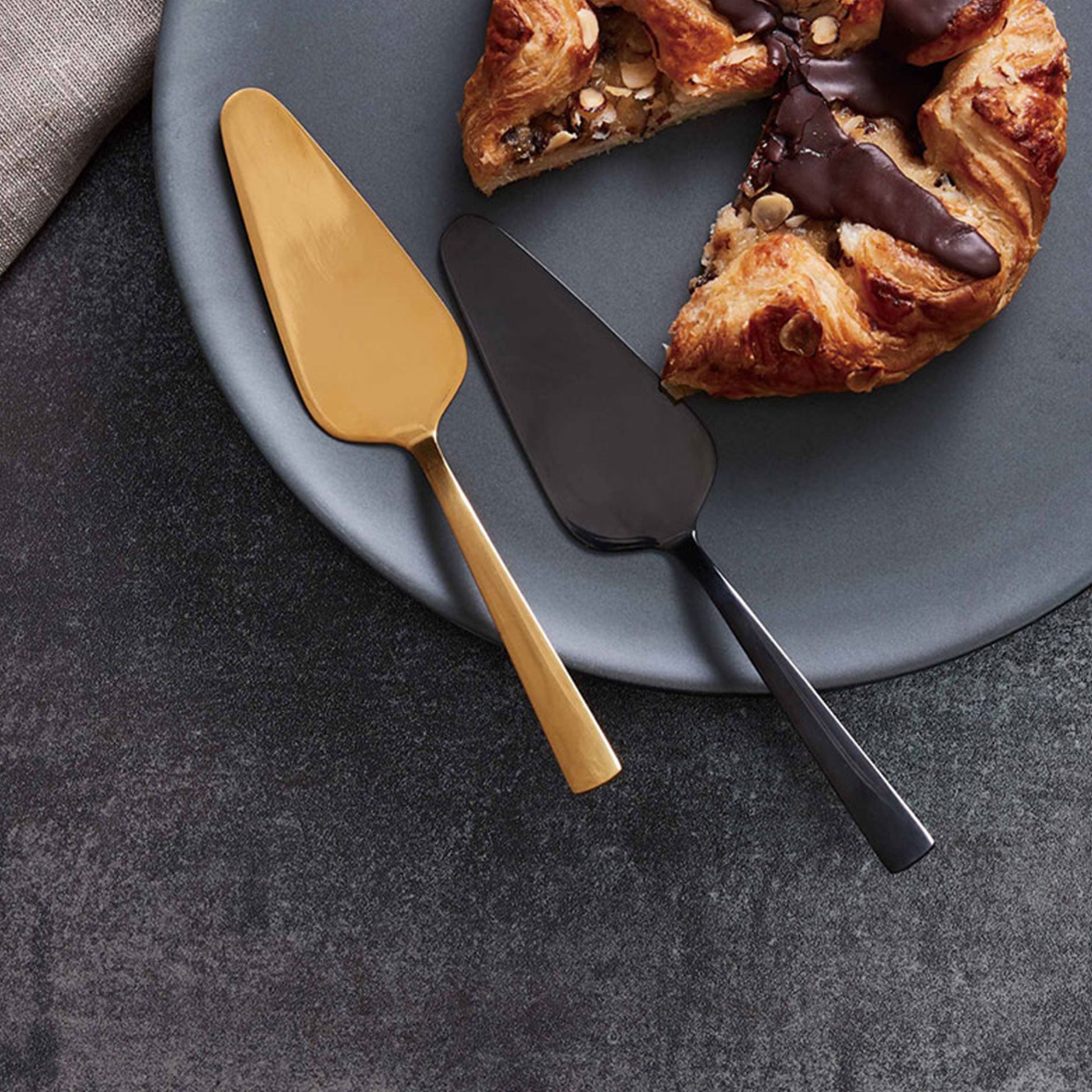 RAW kagespade sort farvet